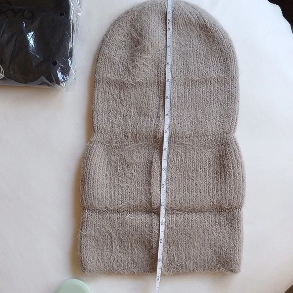 NWT Soia & Kyo Jaya Fuzzy Rib Knit Beanie Cap OS Hush Beige - Picture 8 of 9